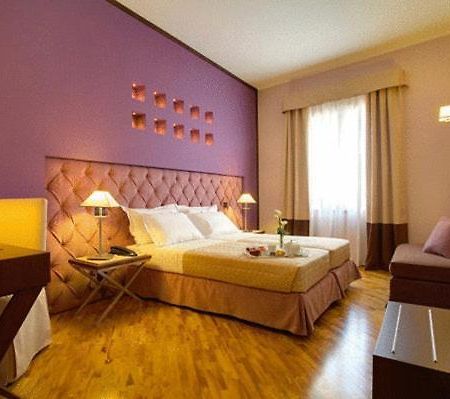 Hotel Messenion Μεσίνα Δωμάτιο φωτογραφία